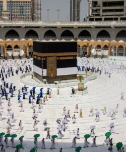 2020-07-30-hajj-01-640x768